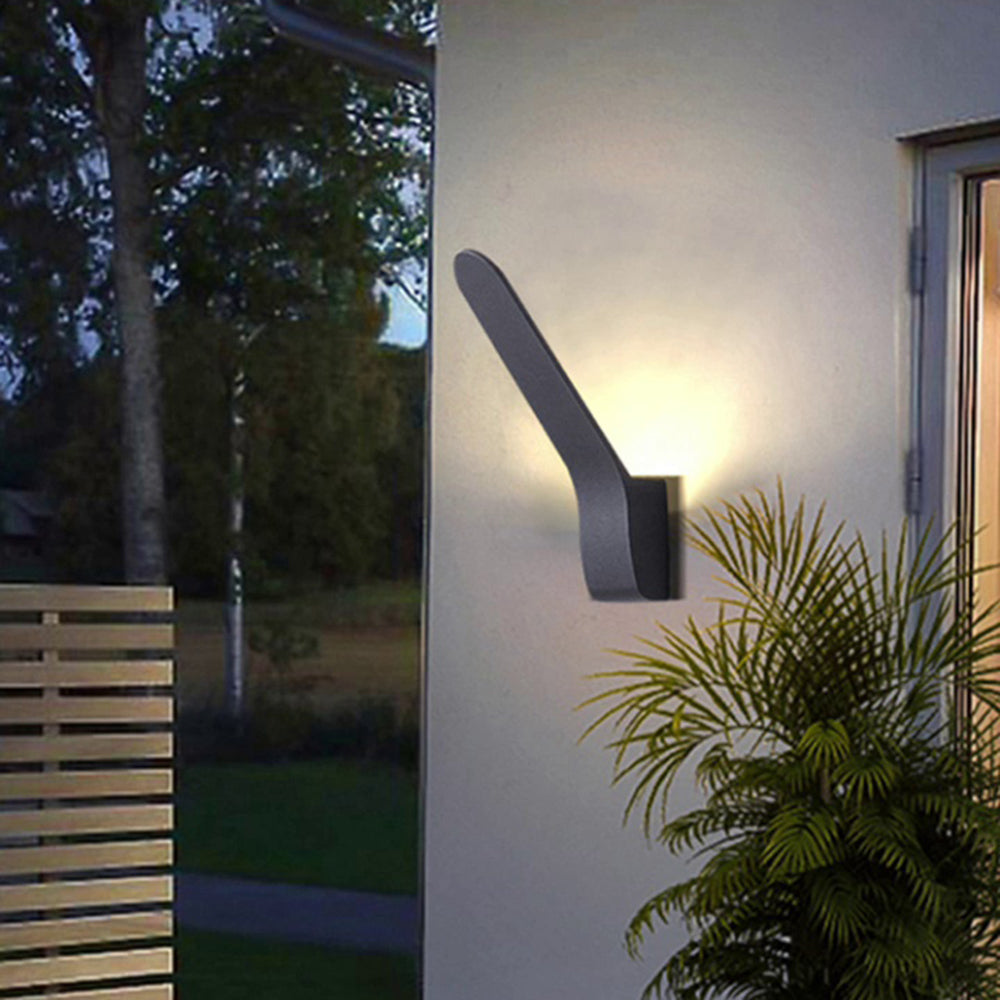 Aplique de Pared Exterior LED HaloBright® – Elegancia Moderna para Balcón y Jardín