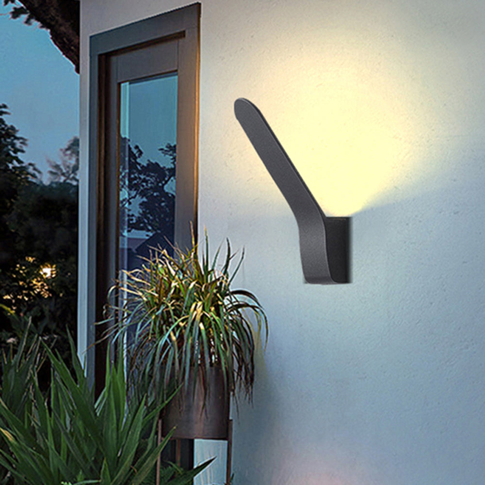 Aplique de Pared Exterior LED HaloBright® – Elegancia Moderna para Balcón y Jardín