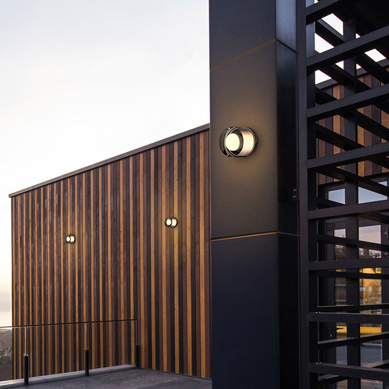 Aplique de Pared Exterior LuxLumé® – Diseño Moderno en Metal y Acrílico
