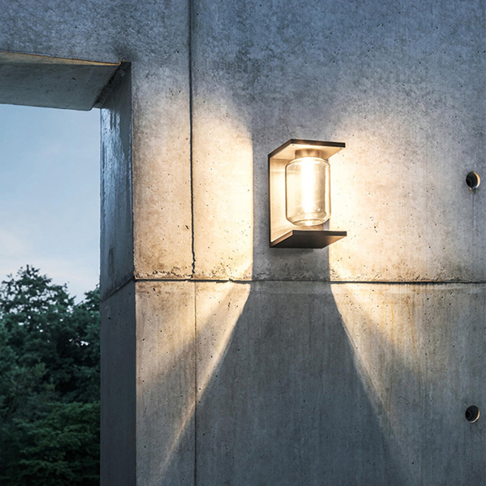 Aplique de Pared Exterior LumaArk® – Iluminación Moderna y Resistente a las Inclemencias del Tiempo