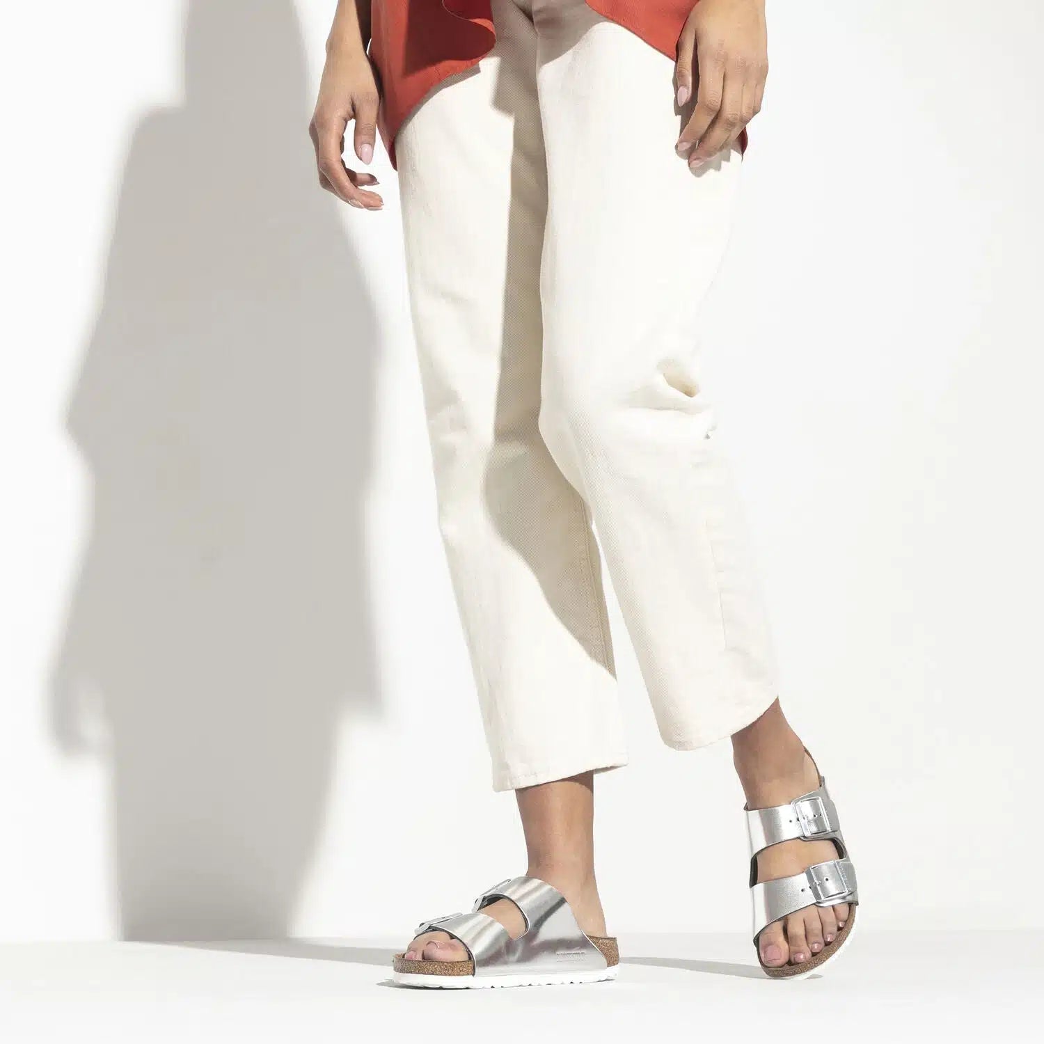 Sandalia Con Plantilla Arizona En Plata