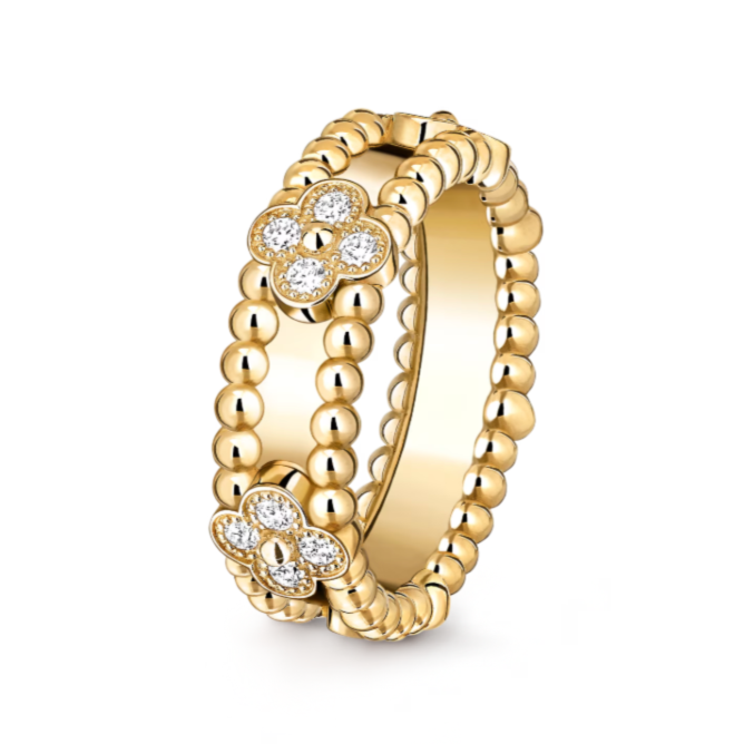 Anillo elegante y de lujo, joyería de diseño exclusivo, anillo artesanal con brillo destacado, anillo trébol distintivo, accesorio versátil y de colección, anillo elegante para mujer refinada, pieza de alta calidad y estética, joya que resalta, anillo de diseño innovador, símbolo de sofisticación y estilo, complemento esencial para ocasiones especiales.