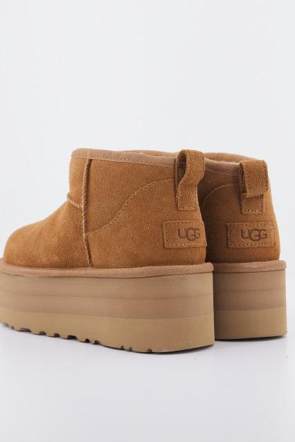 botas invierno mujer UGG, zapatos cómodos mujer UGG, botines de invierno para mujer UGG, botas cálidas mujer UGG, botas cómodas mujer UGG, botas con forro interior UGG, botines cómodos para mujer UGG, calzado de invierno UGG, botas resistentes frío UGG, botas plataforma mujer UGG