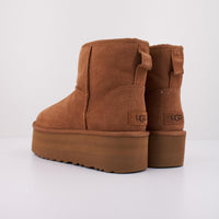 botas plataforma mujer, botas de invierno mujer, botas de ante mujer, botas cómodas mujer, botas cálidas mujer, botas modernas, botas elegantes mujer, botines plataforma, botines mujer invierno, botines de ante, calzado de invierno, calzado cómodo mujer, botas con forro interior, botas de moda invierno, botas suaves mujer, botas térmicas mujer, botas estilo ugg, botas cortas invierno, botas acolchadas mujer, zapatos invierno mujer